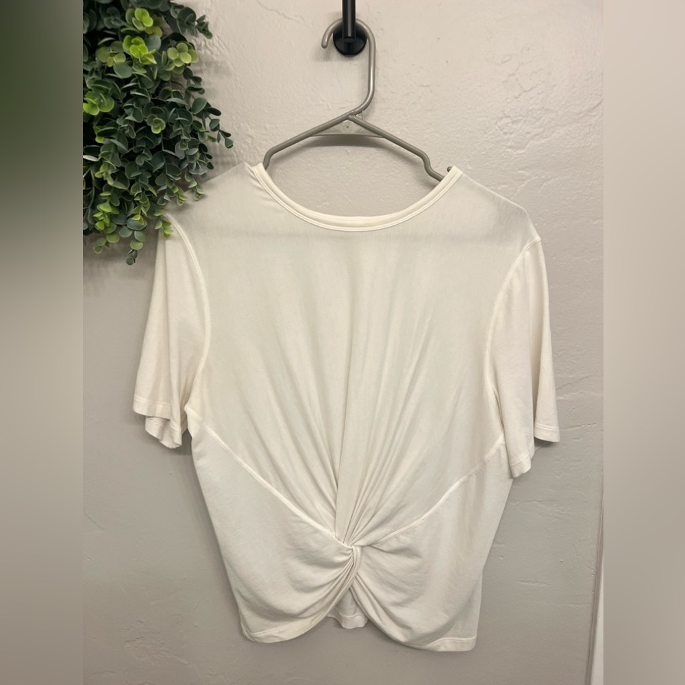 Lululemon White “Crescent T-Shirt” Size 8